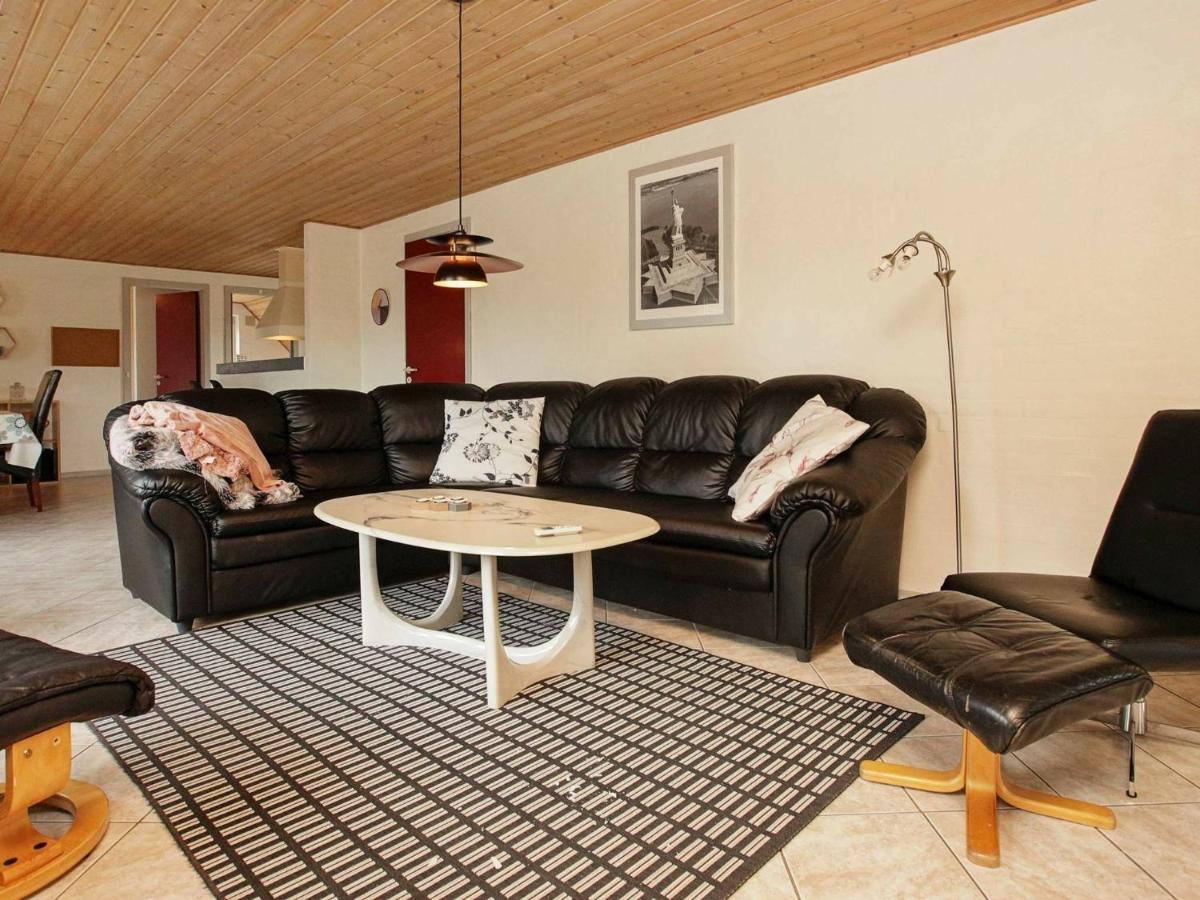 10 Person Holiday Home In Bl Vand Блаванн Номер фото